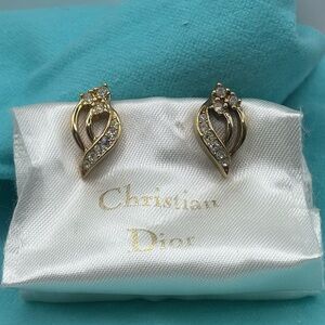 Dior clip on earrings(Euc)